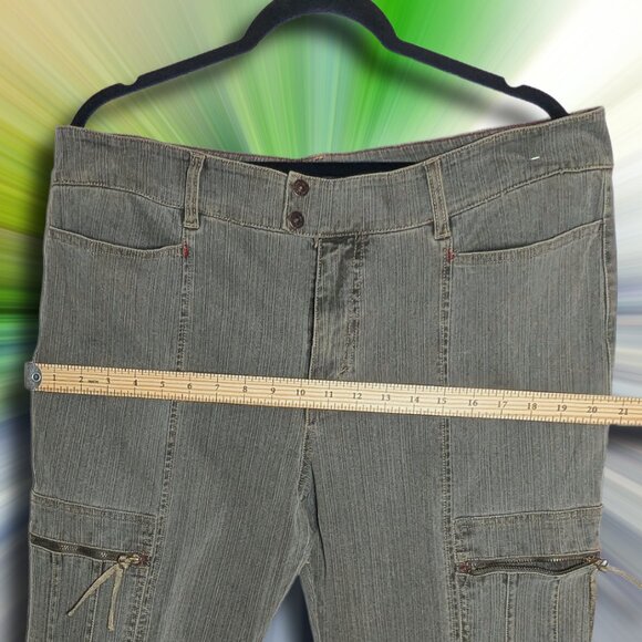 Gloria Sz 16 Gray/Hint of Green Stylish Cargo Jeans, Wide Leg, Made in Bahrain - Picture 4 of 7